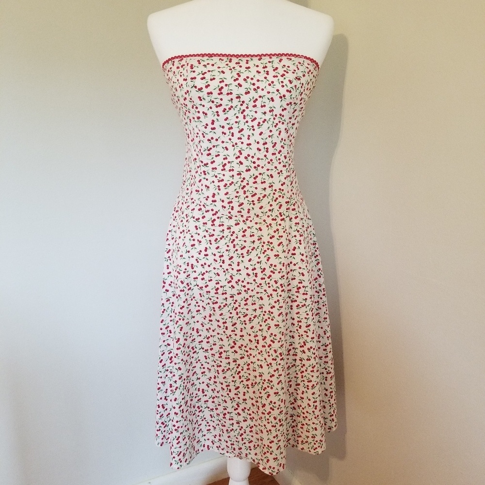Cherry print strappless dress!